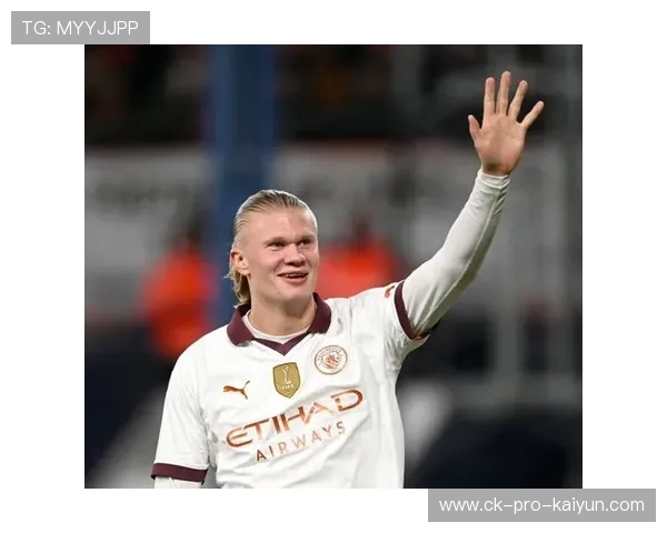 哈兰德弧顶劲射穿透对手防线 哈兰德弧顶劲射穿透对手防线